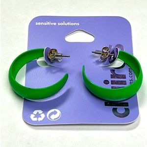Claire’s Sensitive Solutions Green Earrings